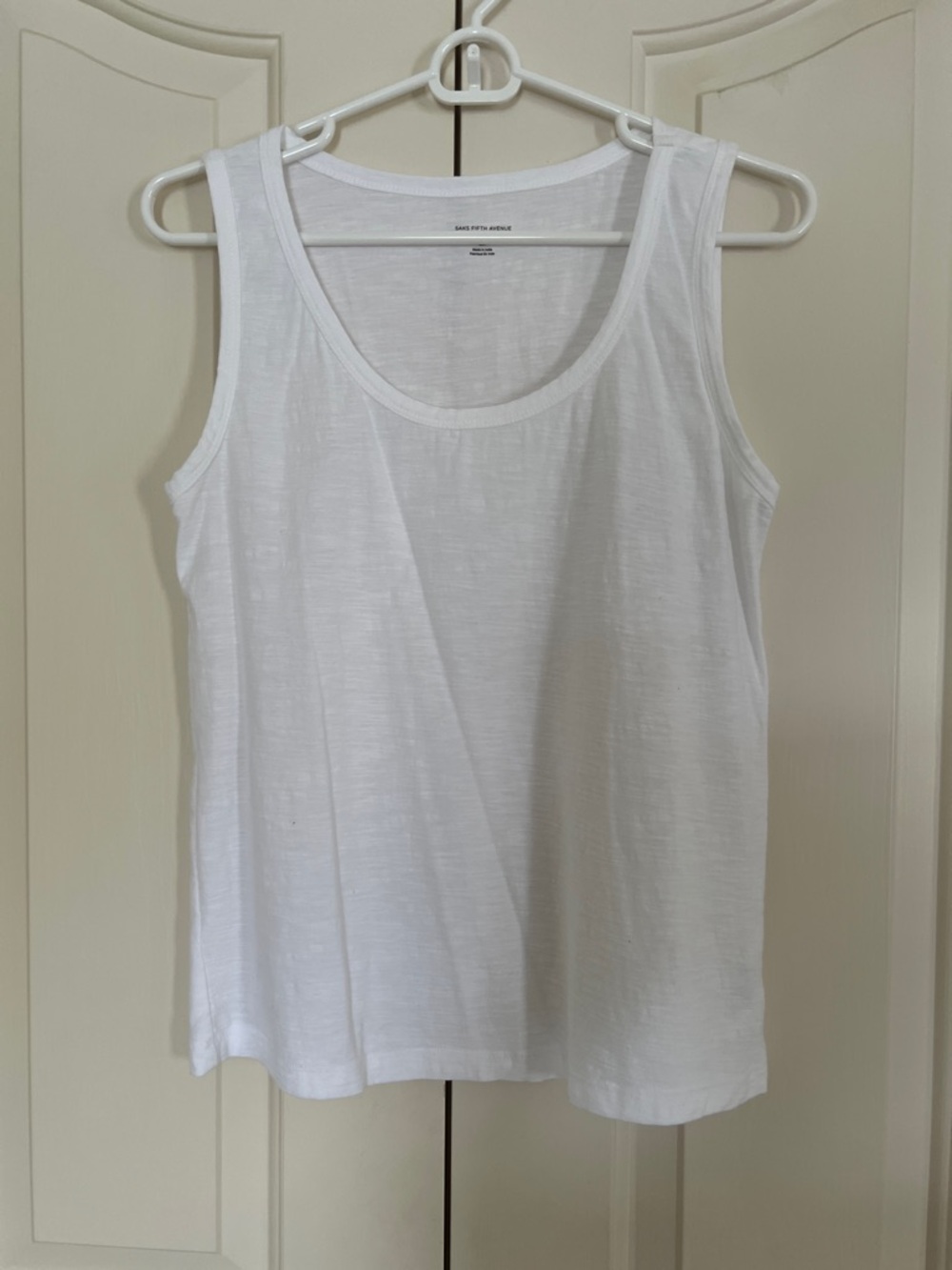 Saks Fifth Avenue Women’s White Scoop Neck Tank